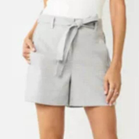 NWT Nine West Checkered Grey Women's Shorts - Picture 7 of 7